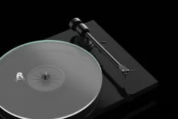 Проигрыватель виниловых пластинок Pro-Ject T1 Piano Black