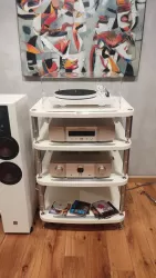 Стойка под Hi-Fi/High-End аппаратуру VOXmodule Cardinale b
