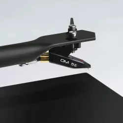Проигрыватель виниловых пластинок Pro-Ject T1 Piano Black