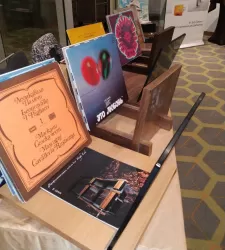 Стойка под виниловые пластинки VOXmodule VINYL STAND 07 (Walnut)