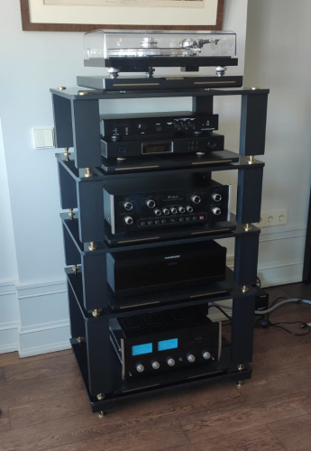 Стойка под Hi-Fi/High-End аппаратуру VOXmodule MC01