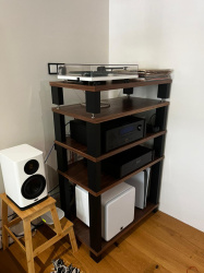 Стойка под Hi-Fi/High-End аппаратуру VOXmodule CASA 04